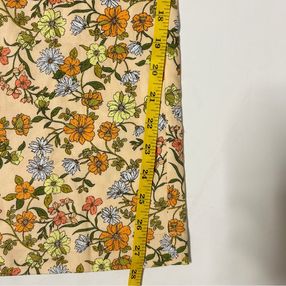 NWT (size 4) Loft Belted Sutton Kick Crop Pants in Floral - Picture 8 of 9